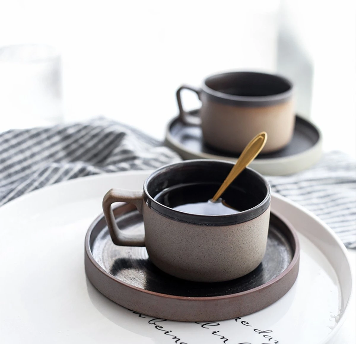 House Of Husk® Keramieke Kop En Schotel Set - Koffiekopjes - Theemokken - Koffiemokken - 250 Ml - Bruin Aardewerk 4 House Of Husk® Keramieke Kop En Schotel Set - Koffiekopjes - Theemokken - Koffiemokken - 250 Ml - Bruin Aardewerk - Afbeelding 2