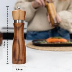Deleca Peper En Zoutmolen Set - Handmatig Design - Pepermolen - Incl. Geschenkdoos - Premium FSC Acacia Hout - 20 Cm -Home-Keuken 1200x1200 1015