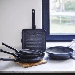 BK Universe Wok Ø 28cm - Inductie - Anti-aanbak - PFAS-vrij 17 BK Universe Wok Ø 28cm - Inductie - Anti-aanbak - PFAS-vrij -Home-Keuken 1200x1200 125