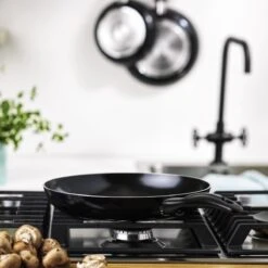 VitaVerde Expert Koekenpannenset Ø 24cm + Ø 28cm - Zwart - Inductie - PFAS-vrij 17 VitaVerde Expert Koekenpannenset Ø 24cm + Ø 28cm - Zwart - Inductie - PFAS-vrij -Home-Keuken 1200x1200 153