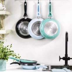 VitaVerde Expert Koekenpannenset Ø 20cm + Ø 24cm + Ø 28cm - Lichtblauw - Inductie - PFAS-vrij -Home-Keuken 1200x1200 175