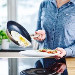 GreenPan Cambridge Koekenpan 30cm - Brons - Inductie - PFAS-vrij 28 GreenPan Cambridge Koekenpan 30cm - Brons - Inductie - PFAS-vrij -Home-Keuken 1200x1200 186