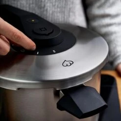 Springlane Roestvrijstalen Snelkookpan - Inductie - Pressure Cooker - 6,0 L Met Stoommand 17 Springlane Roestvrijstalen Snelkookpan - Inductie - Pressure Cooker - 6,0 L Met Stoommand -Home-Keuken 1200x1200 485