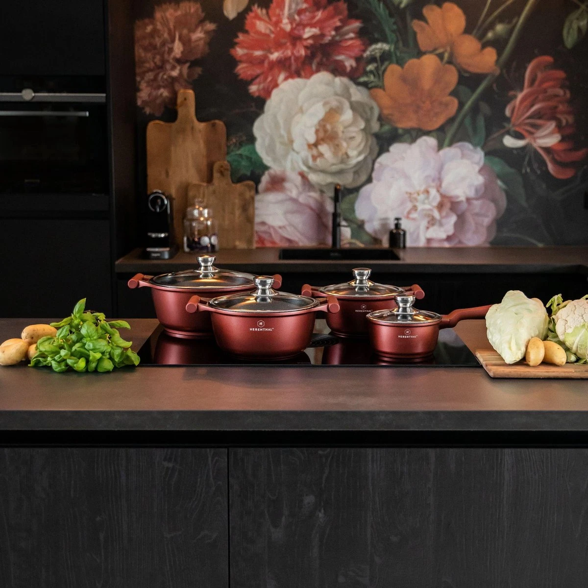 Herenthal Pannenset Inductie - Luxe 10-delige Koekenpan Inductie - Voor Alle Warmtebronnen - Pannen Met Glazen Deksels En Koudgrepen - Burgundy 4 Herenthal Pannenset Inductie - Luxe 10-delige Koekenpan Inductie - Voor Alle Warmtebronnen - Pannen Met Glazen Deksels En Koudgrepen - Burgundy - Afbeelding 2