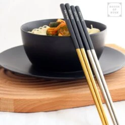 House Of Husk Chopsticks Set - Koreaanse Eetstokjes - Vaatwasserbestendig - RVS - 5 Paar - Duo Tone - Zwart Goud 14 House Of Husk Chopsticks Set - Koreaanse Eetstokjes - Vaatwasserbestendig - RVS - 5 Paar - Duo Tone - Zwart Goud -Home-Keuken 1200x1200 865