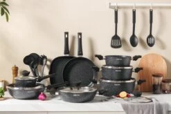 Royal Swiss® - 33-delige Pannenset Inductie - Pannensets - Afneembare Handgreep - Glazen Deksel - Geschikt Voor Oven - PFAS-vrij 7 Royal Swiss® - 33-delige Pannenset Inductie - Pannensets - Afneembare Handgreep - Glazen Deksel - Geschikt Voor Oven - PFAS-vrij -Home-Keuken 1200x800 10