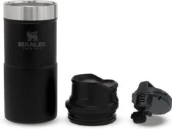 Stanley Trigger-Action Travel Mug 0.47L - Thermosfles - Matt Black 28 Stanley Trigger-Action Travel Mug 0.47L - Thermosfles - Matt Black -Home-Keuken 1200x897 2