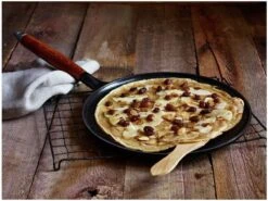 Staub Flensjespan - Houten Steel - 28 Cm - Zwart 13 Staub Flensjespan - Houten Steel - 28 Cm - Zwart -Home-Keuken 1200x901 1