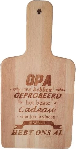 Passie Voor Stickers Snijplank Van Hout Met Gelaserde Tekst: Opa We Hebben Geprobeerd Het Beste Cadeau