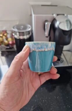 Costa Nova - Grespresso Servies - 6 Espresso Kopjes - Roze-Grijs-Azur-Red-Wit -Turquoise - Aardewerk - H 5.9 Cm 13 Costa Nova - Grespresso Servies - 6 Espresso Kopjes - Roze-Grijs-Azur-Red-Wit -Turquoise - Aardewerk - H 5.9 Cm -Home-Keuken 776x1200 1