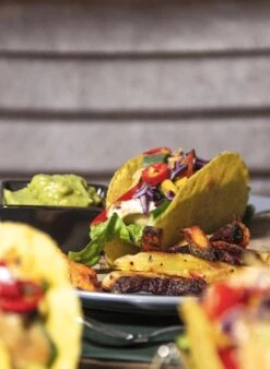 Krumble Taco Houder - Taco En Tortilla Houder Voor 4 Stuks - Serveerschalen - Koken & Tafelen - Kookgerei - Snack- & Tappasschalen - Metaal - Zilver -Home-Keuken 876x1200