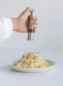 Brabantia Zout En Pepermolen Set - Matt Steel -Home-Keuken 879x1200 3