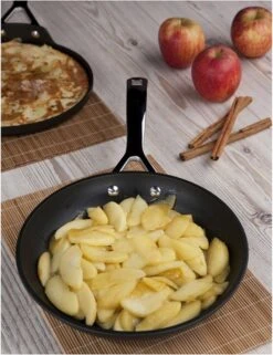 Le Creuset Koekenpan Les Forgées TNS - ø 28 Cm - Standaard Anti-aanbaklaag -Home-Keuken 923x1200
